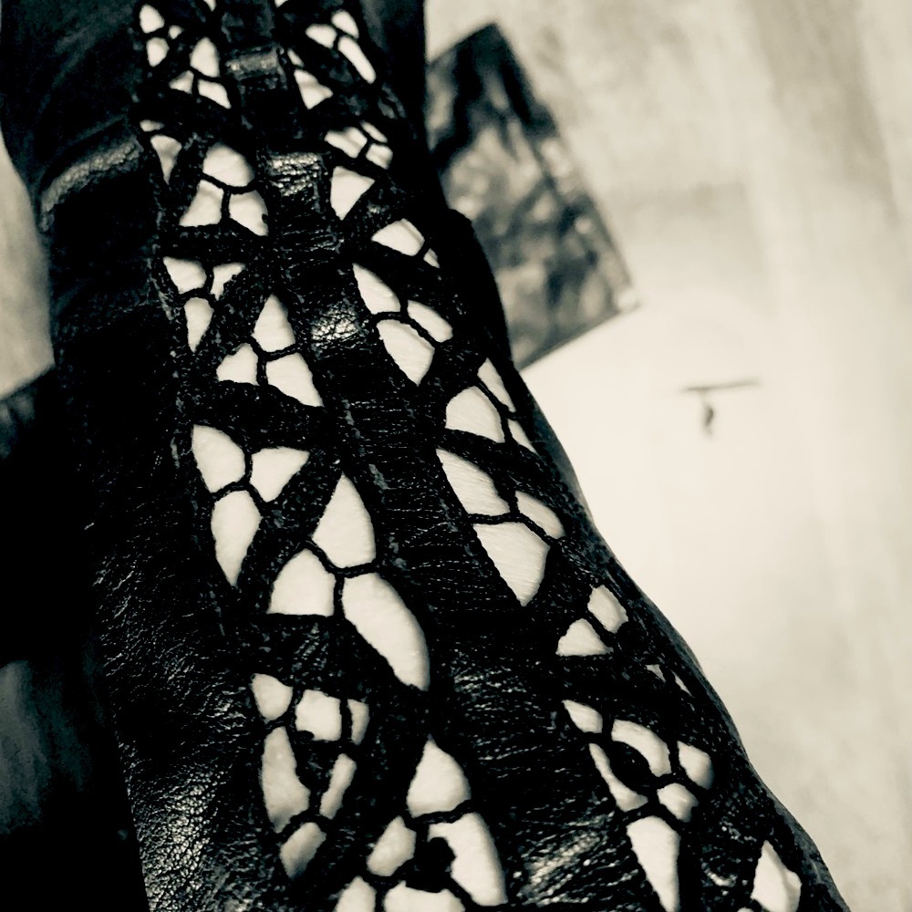 Elegant Black Leather Gloves with Lace Detail